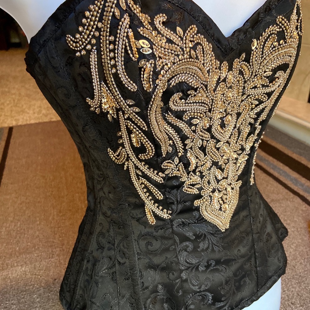 Overbust hand embroidered corset